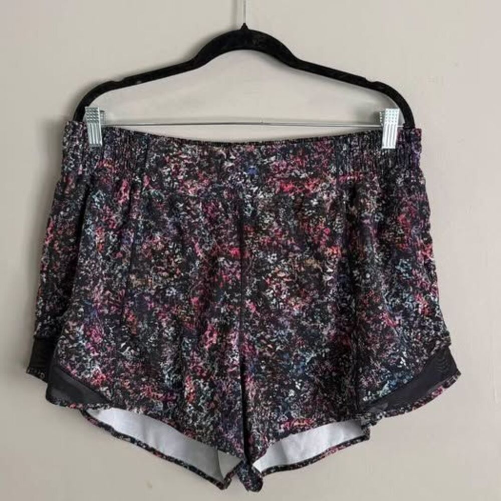 Lululemon Hotty Hot High-Rise Short Size 16